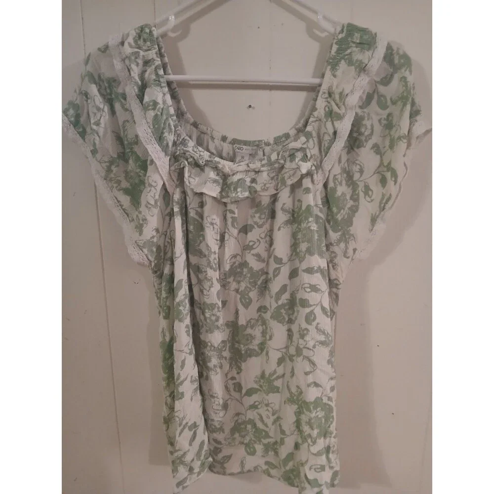 Cato Women's Size XL Green/Cream Ruffled Peasant Blouse Lace Trim